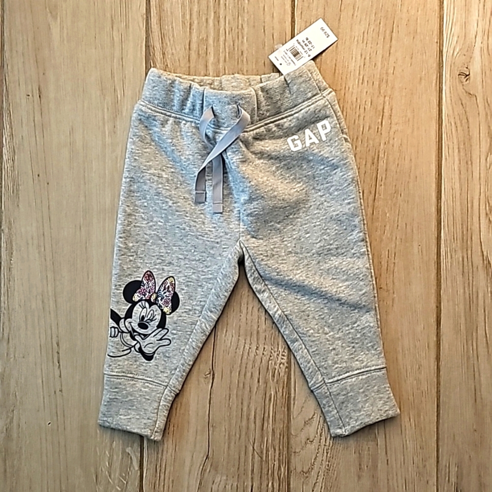 NWT-Baby Gap Disney Sweat Pants-Size 6 to 12 Months, 17 - 22 Pounds.